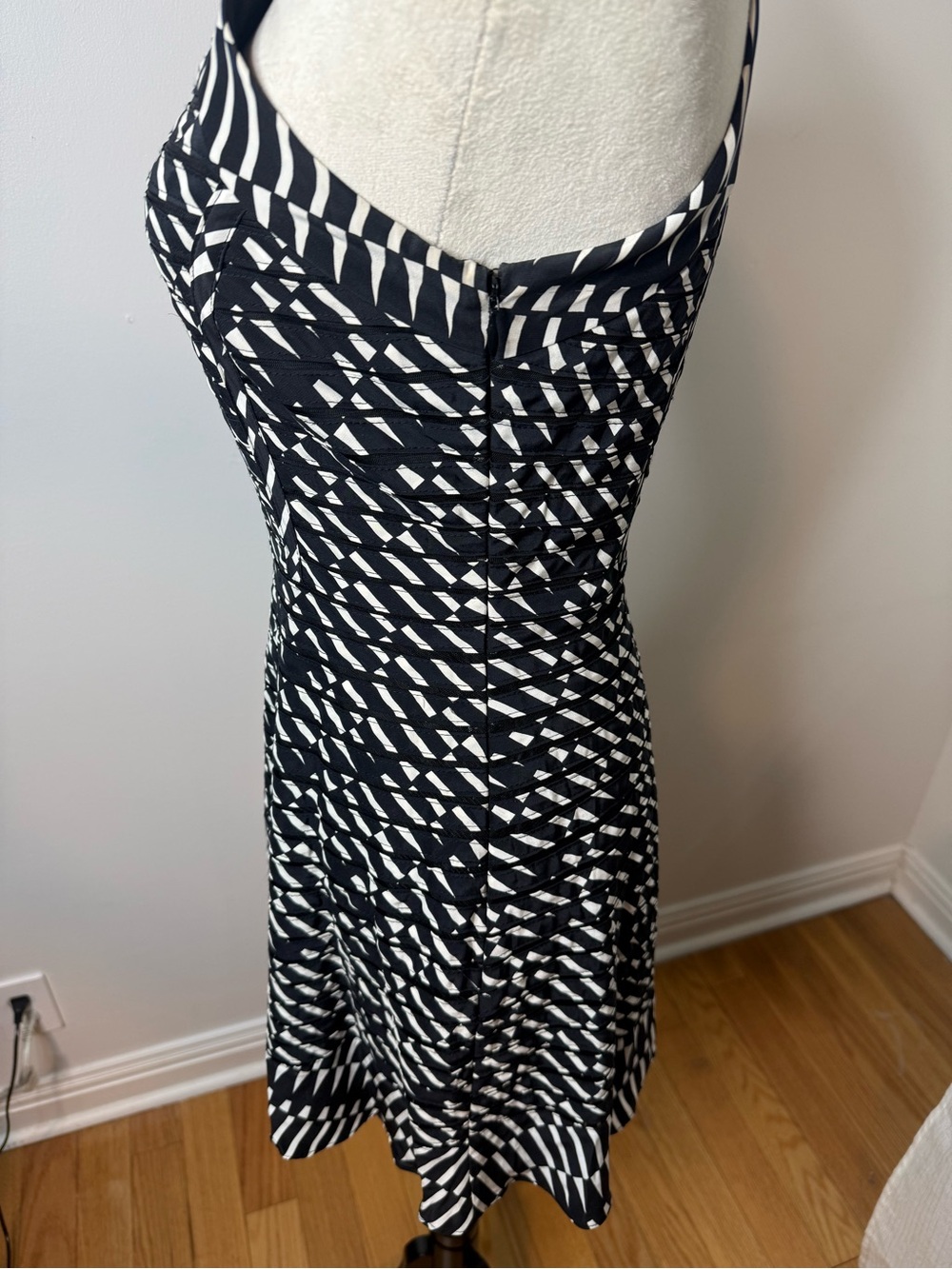 Parker Evony Mesh Panel Mini Dress Black White Geometric XS NWOT - Picture 4 of 8